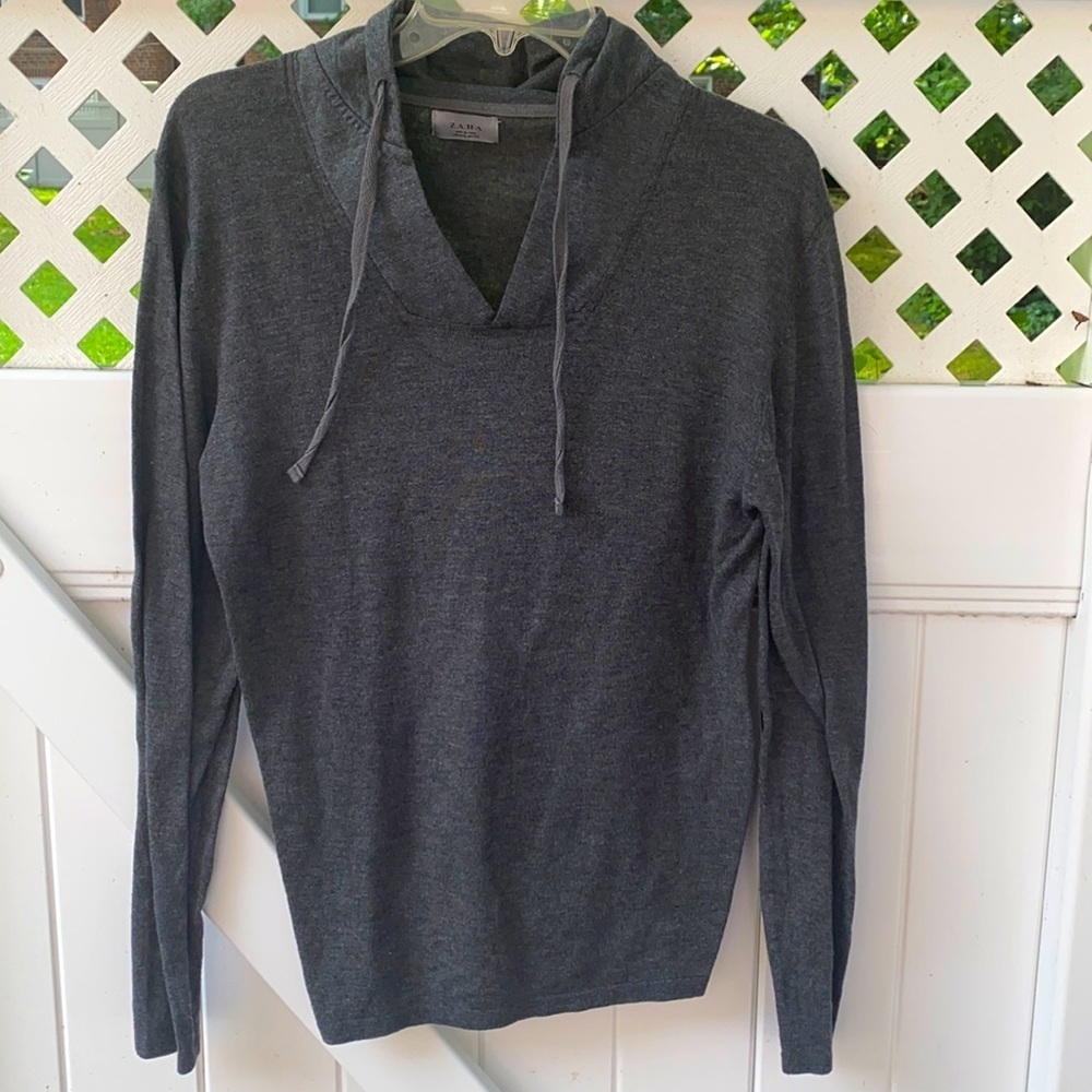Zara gray sweater size: L